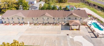 Wamego Inn and Suites