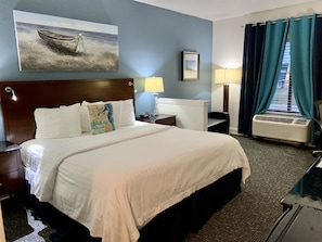 Deluxe Room, 1 King Bed | Soundproofing, iron/ironing board, free rollaway beds, free WiFi