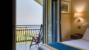 Chambre Classique, plusieurs lits, balcon, vue mer | Vue de la chambre
