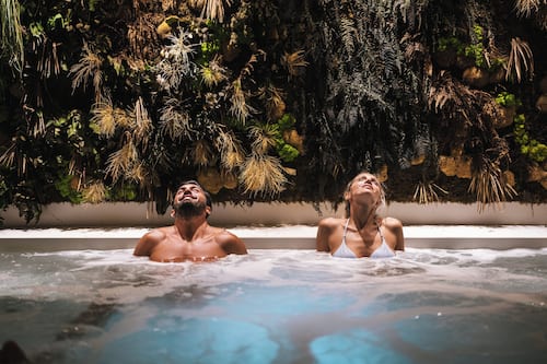 Indoor spa tub