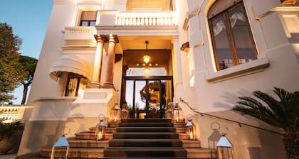Hotel De la Ville