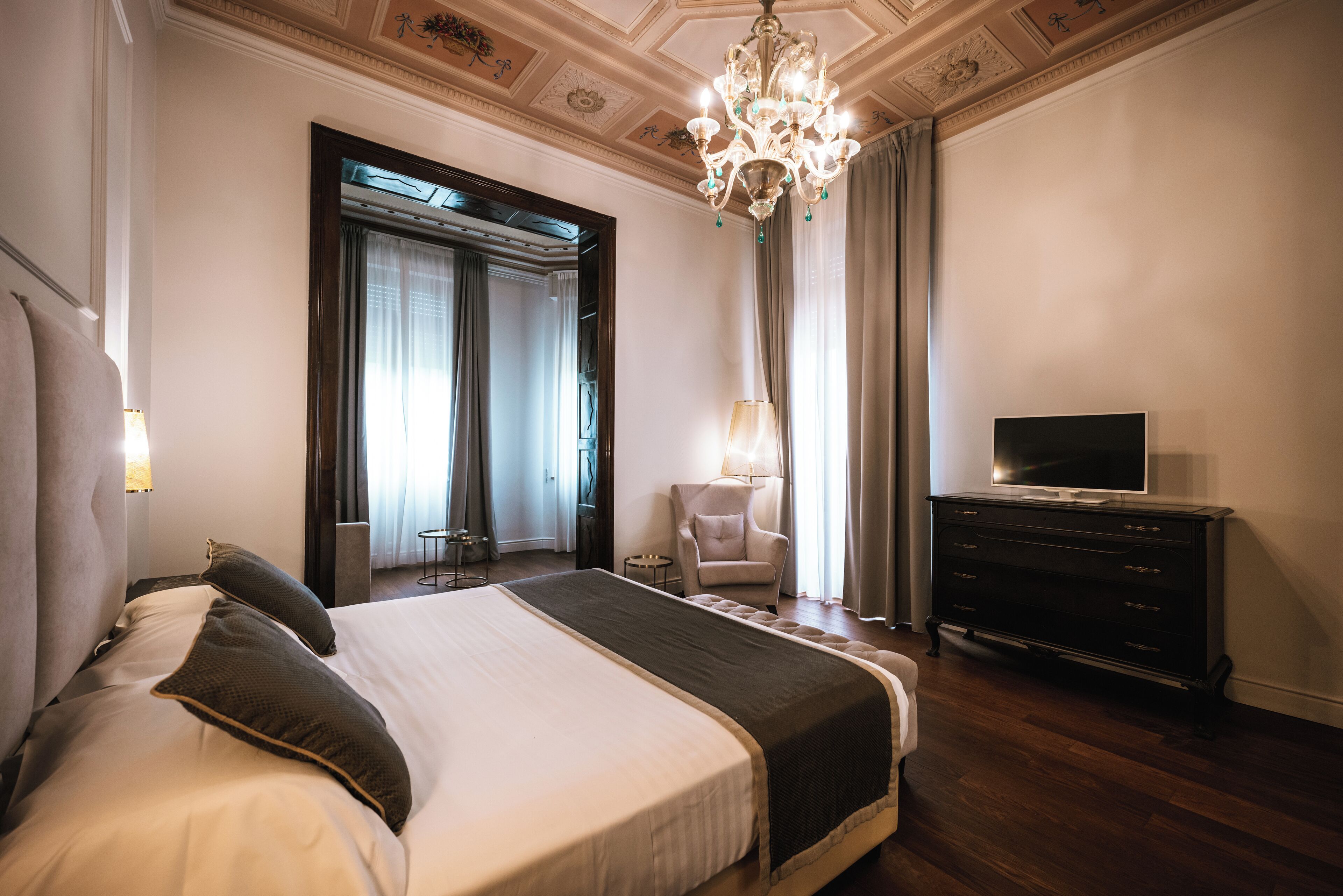 Photo - Hotel De La Ville