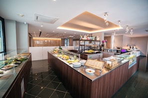 Free daily buffet breakfast