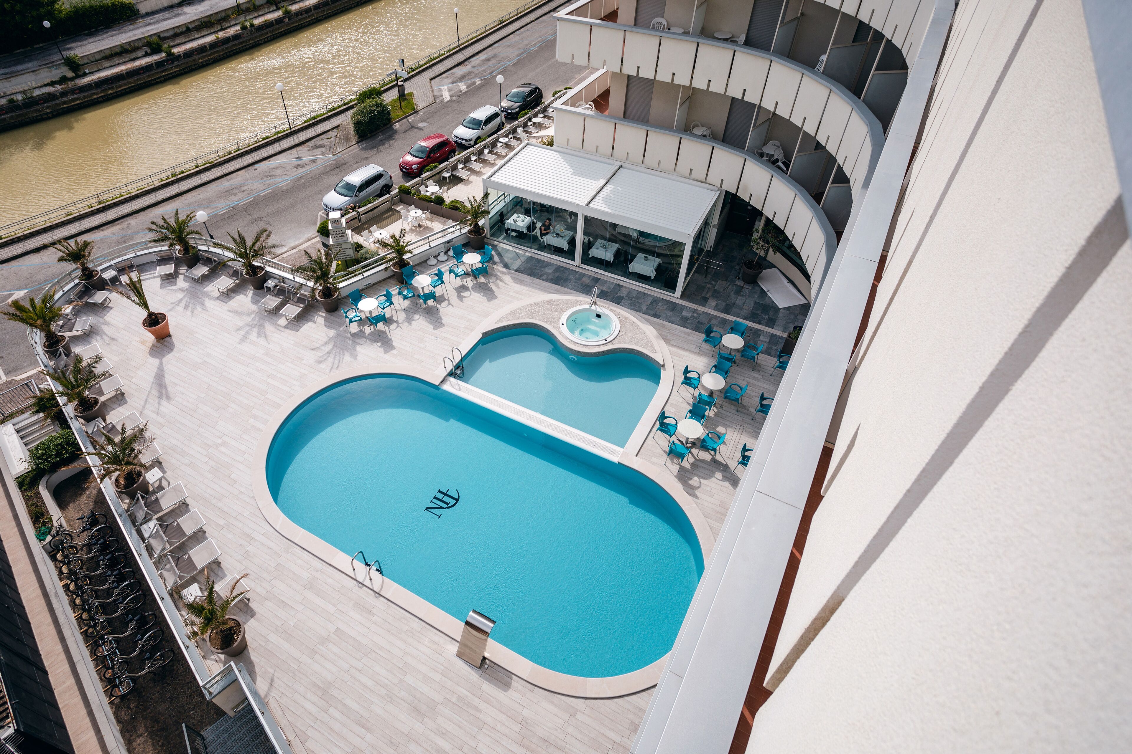 outdoor pool, pool loungers