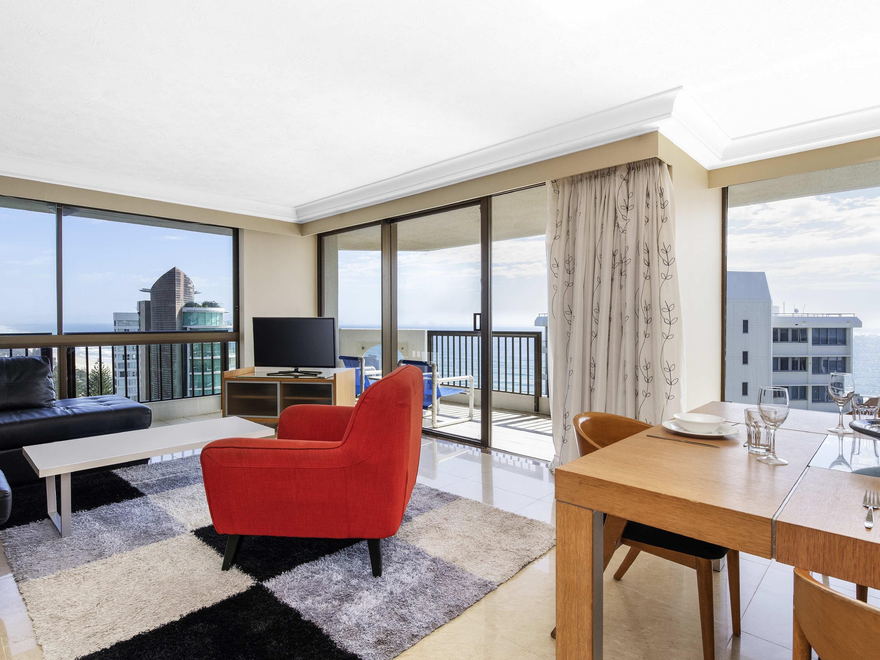 Apartamento, 2 quartos | Cofres nos quartos, individualmente decorados