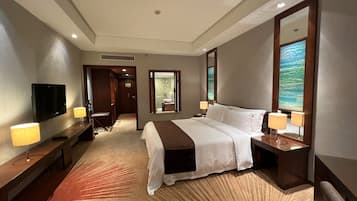 Quarto luxo | 1 quarto, frigobar, cofres nos quartos, escrivaninha