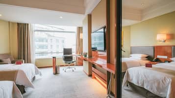Executive Room, 2 Twin Beds, Non Smoking | Minibar, in-room safe, desk, soundproofing