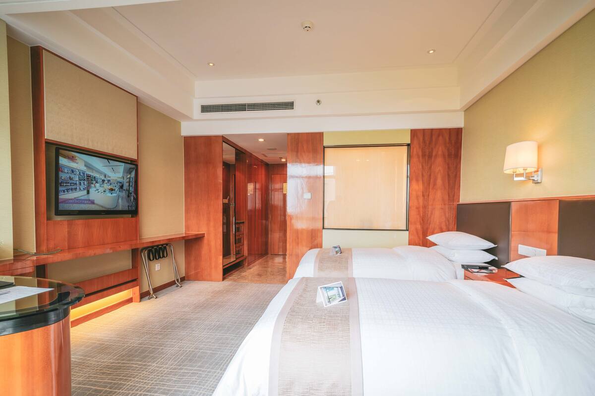 Executive Room, 2 Katil Bujang (Single), Non Smoking | Bar mini, peti besi dalam bilik, meja, kalis bunyi 