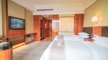 Executive Room, 2 Twin Beds, Non Smoking | Minibar, in-room safe, desk, soundproofing