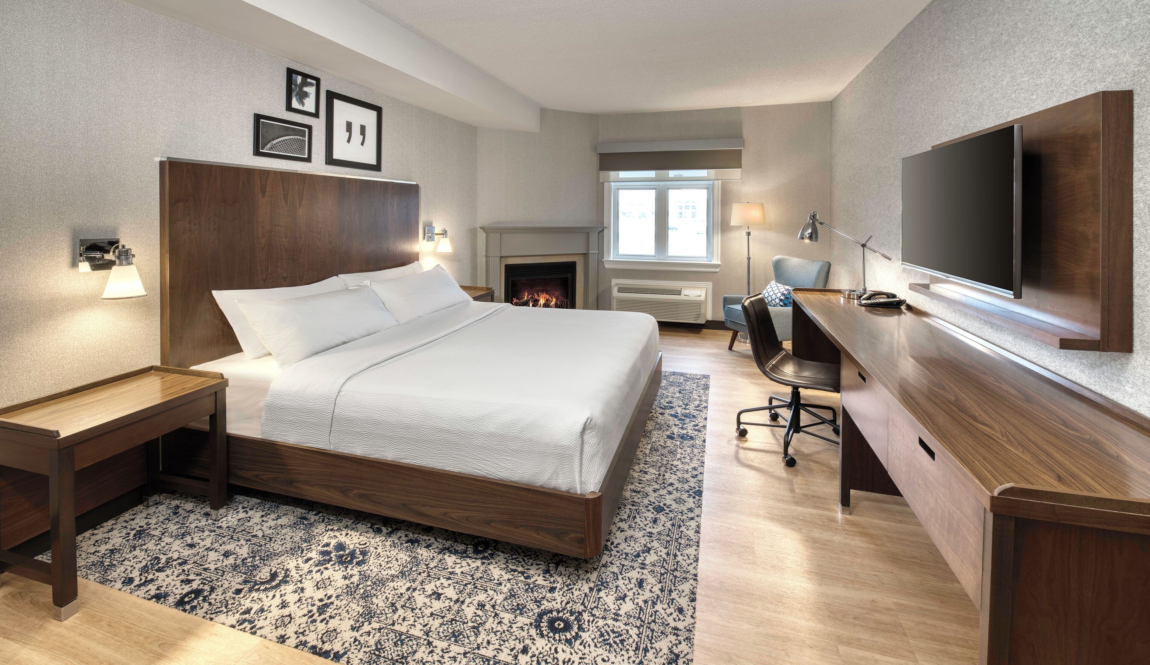 Junior Suite, 1 King Bed, Fireplace, Ground Floor | Hypo-allergenic bedding, down comforters, in-room safe, desk