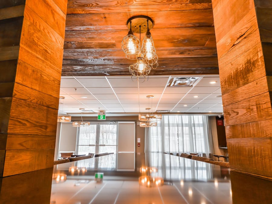 Breakfast and dinner served, American cuisine