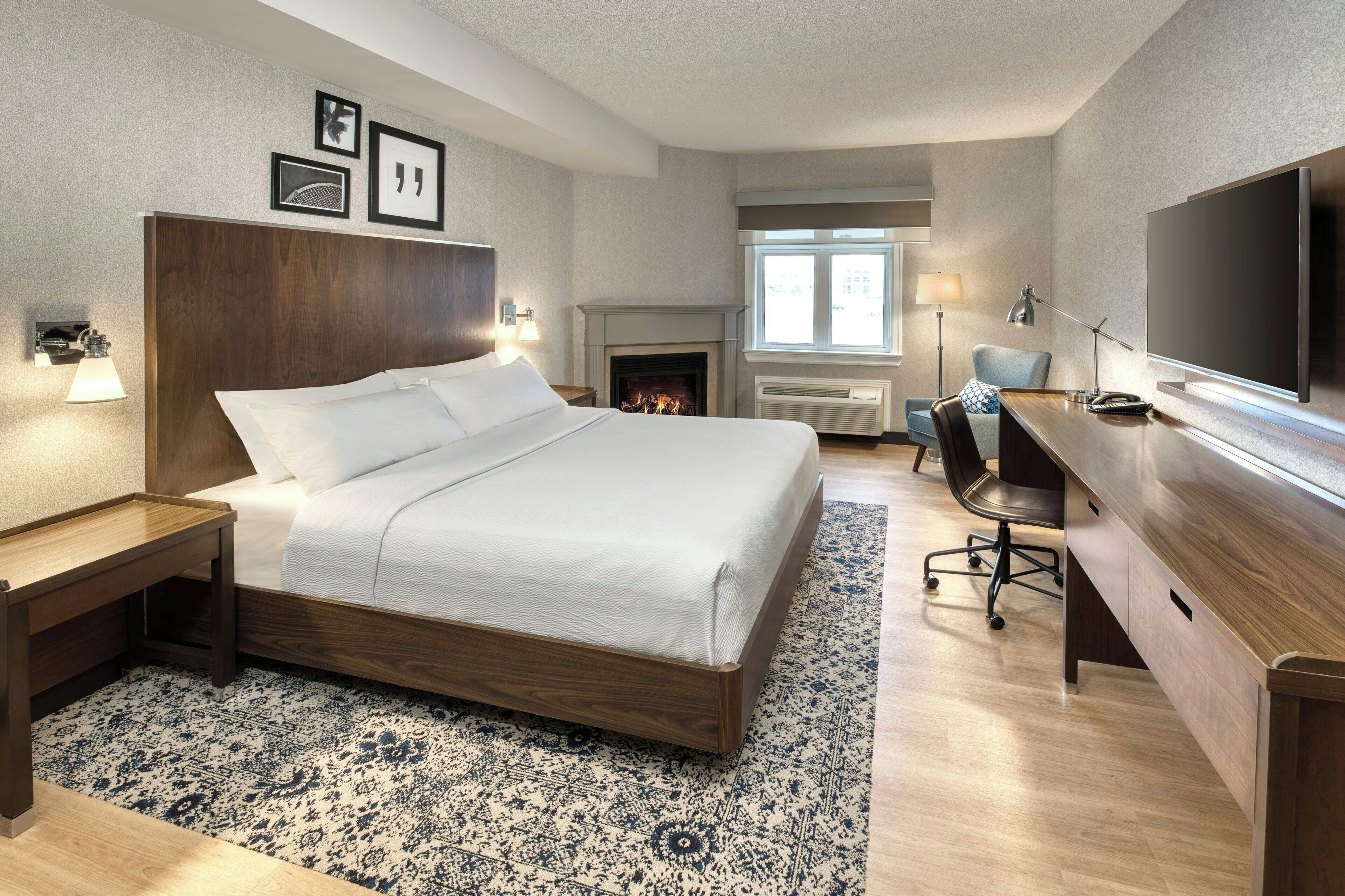 Junior Suite, 1 King Bed, Fireplace, Ground Floor