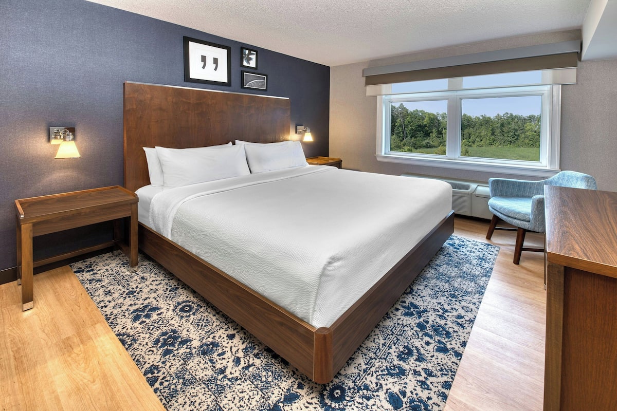 Suite, 1 Schlafzimmer | Allergikerbettwaren, Daunenbettdecken, Zimmersafe, Schreibtisch