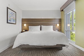 In-room safe, desk, iron/ironing board, free cots/infant beds - Holiday Inn Express & Suites Surrey by IHG (Surrey)