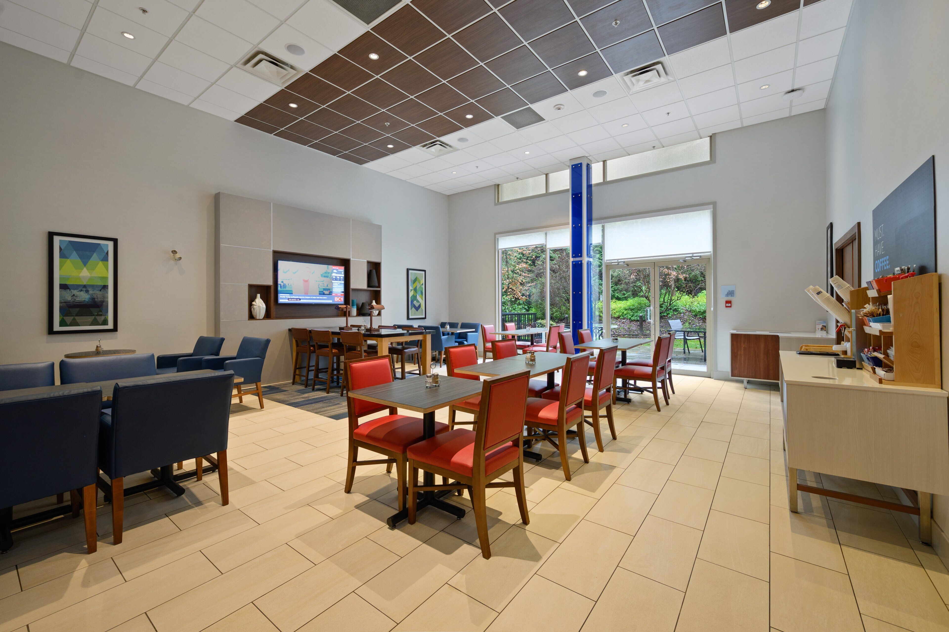 Free daily buffet breakfast