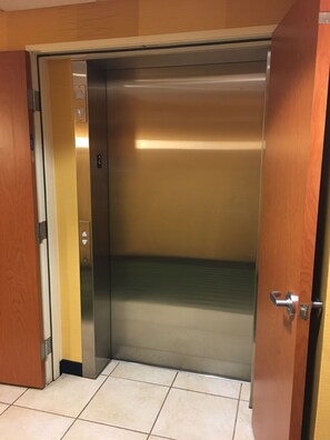 Interior - Fairfield Inn & Suites by Marriott Frankfort (Frankfort)