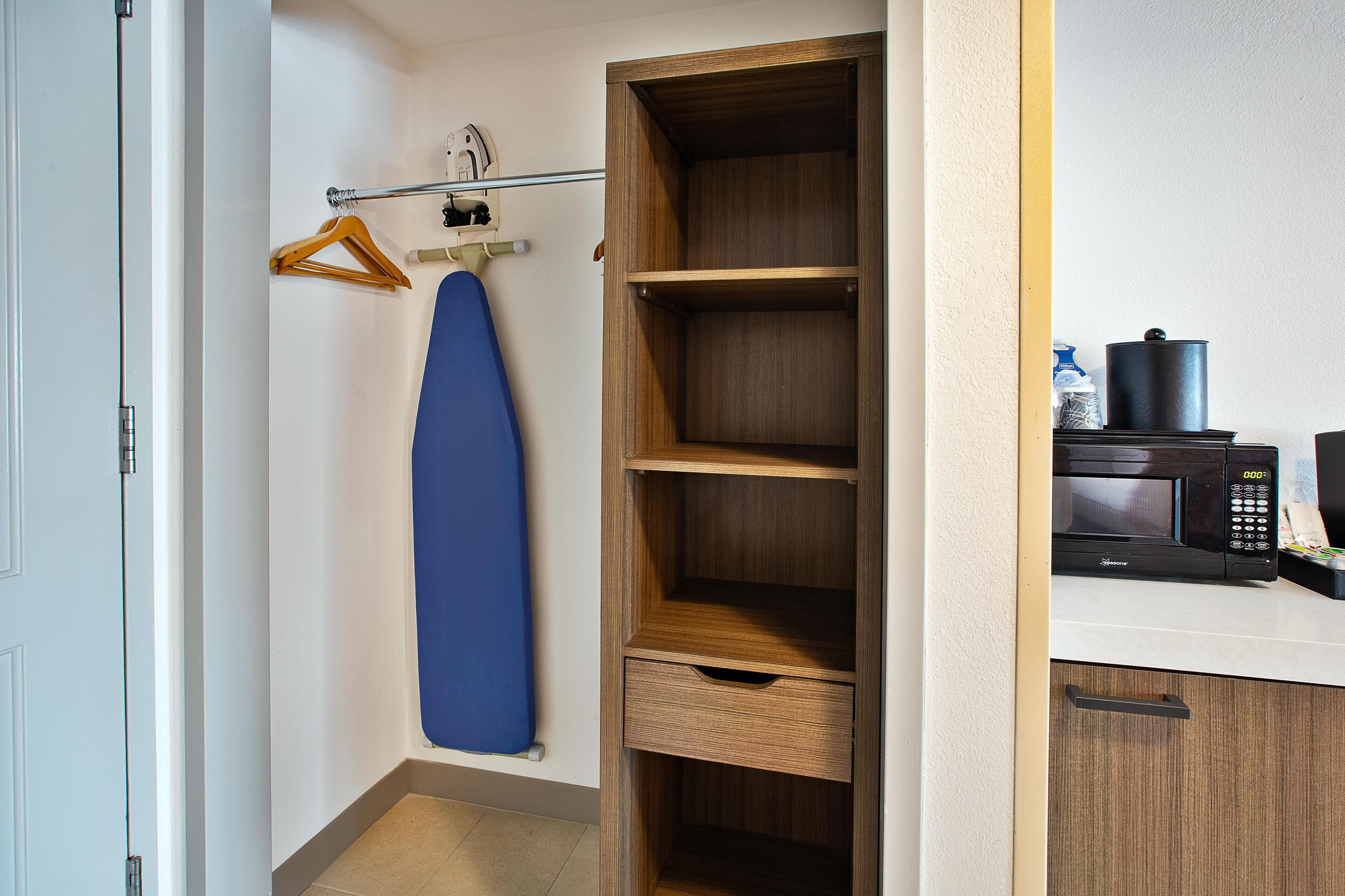 Pillowtop-Betten, Zimmersafe, individuell dekoriert