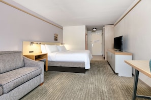 32-inch flat-screen TV with cable channels, TV - Hilton Garden Inn Irvine East/Lake Forest (Foothill Ranch)
