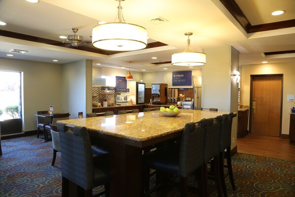 Free buffet breakfast 