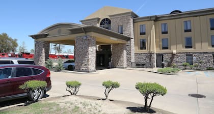 Holiday Inn Express Hotel & Suites Cleveland by IHG