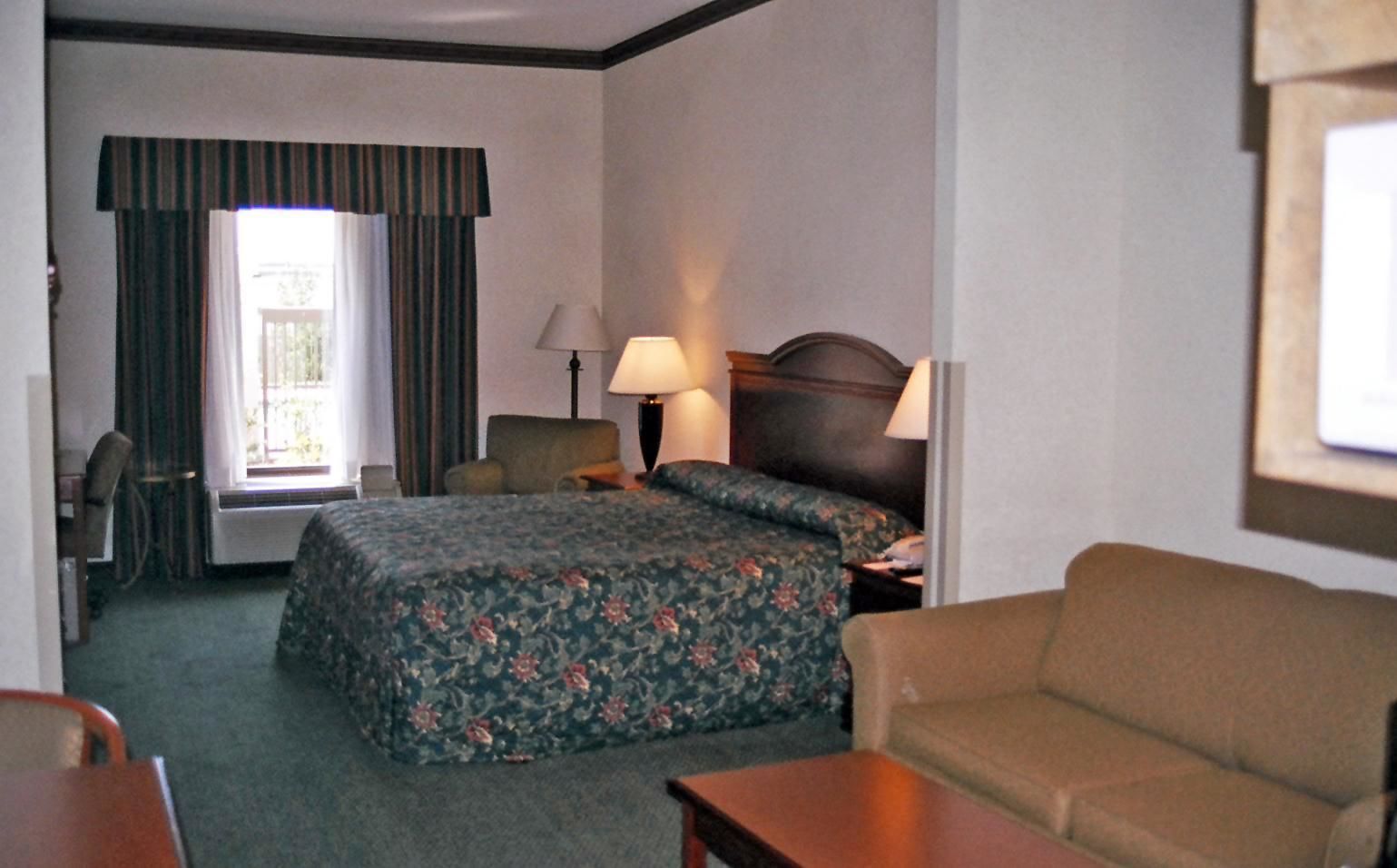 Holiday Inn Express Hotel & Suites Cleveland, an IHG Hotel