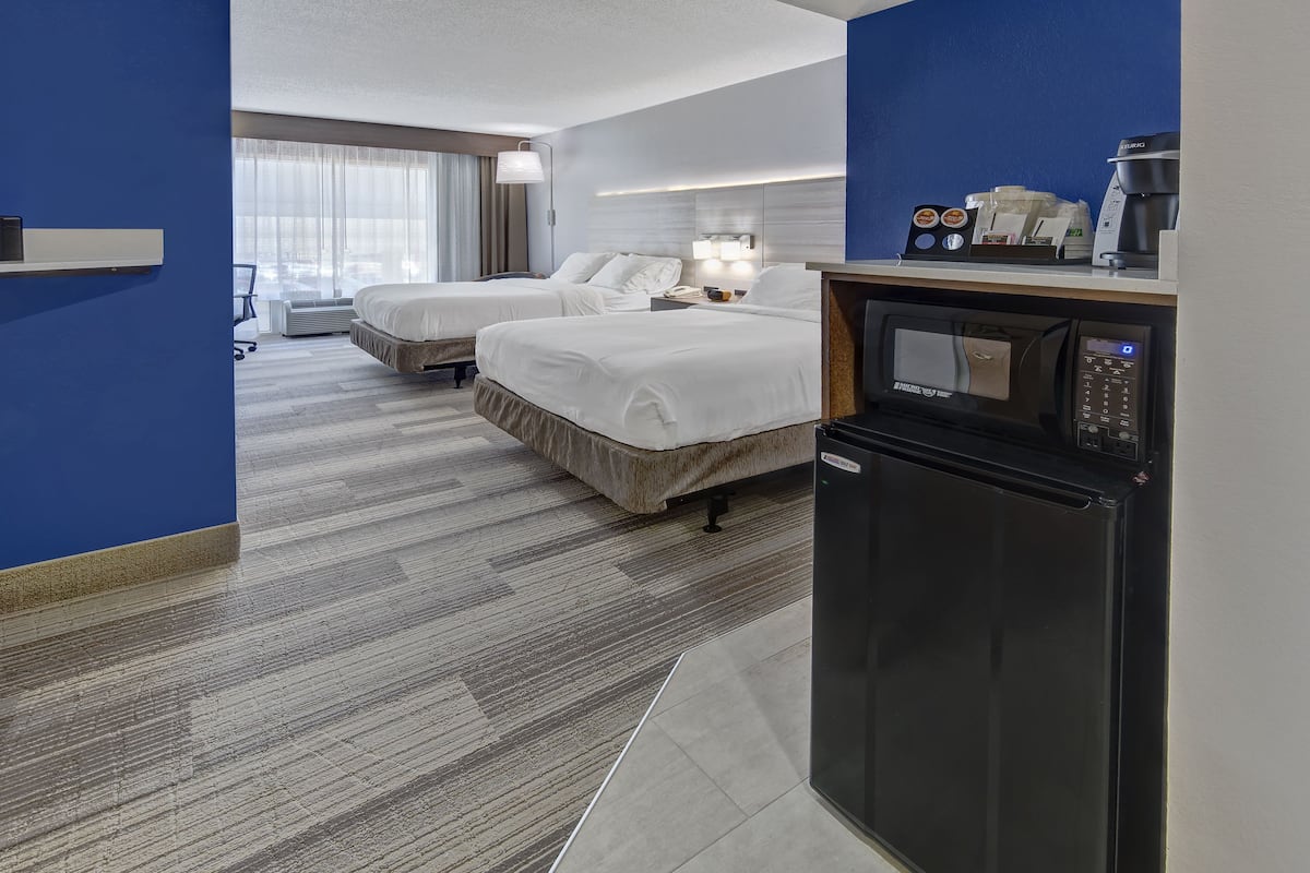 in-room safe, desk, iron/ironing board, free wifi