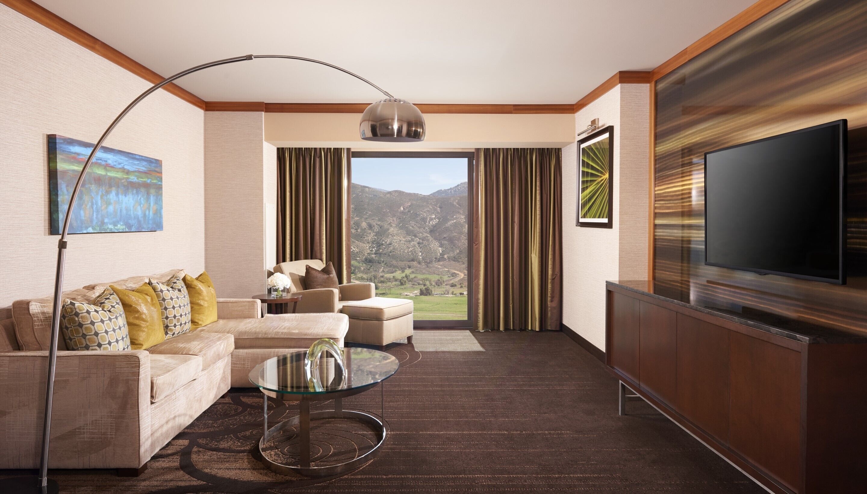 32-inch TV with digital channels