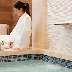 Indoor spa tub