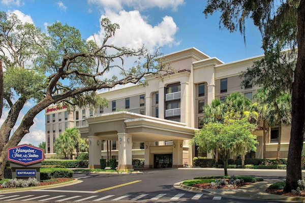 Hampton Inn & Suites At Lake Mary Colonial Townpark - Deltona, FL
