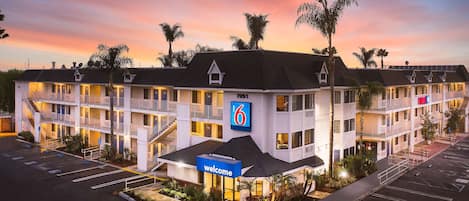 Fasade – kveld/natt