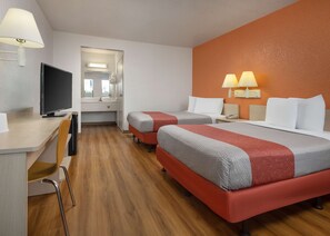 Free WiFi, bed sheets - Motel 6 Buena Park, CA - Knotts Berry Farm - Disneyland (Buena Park)