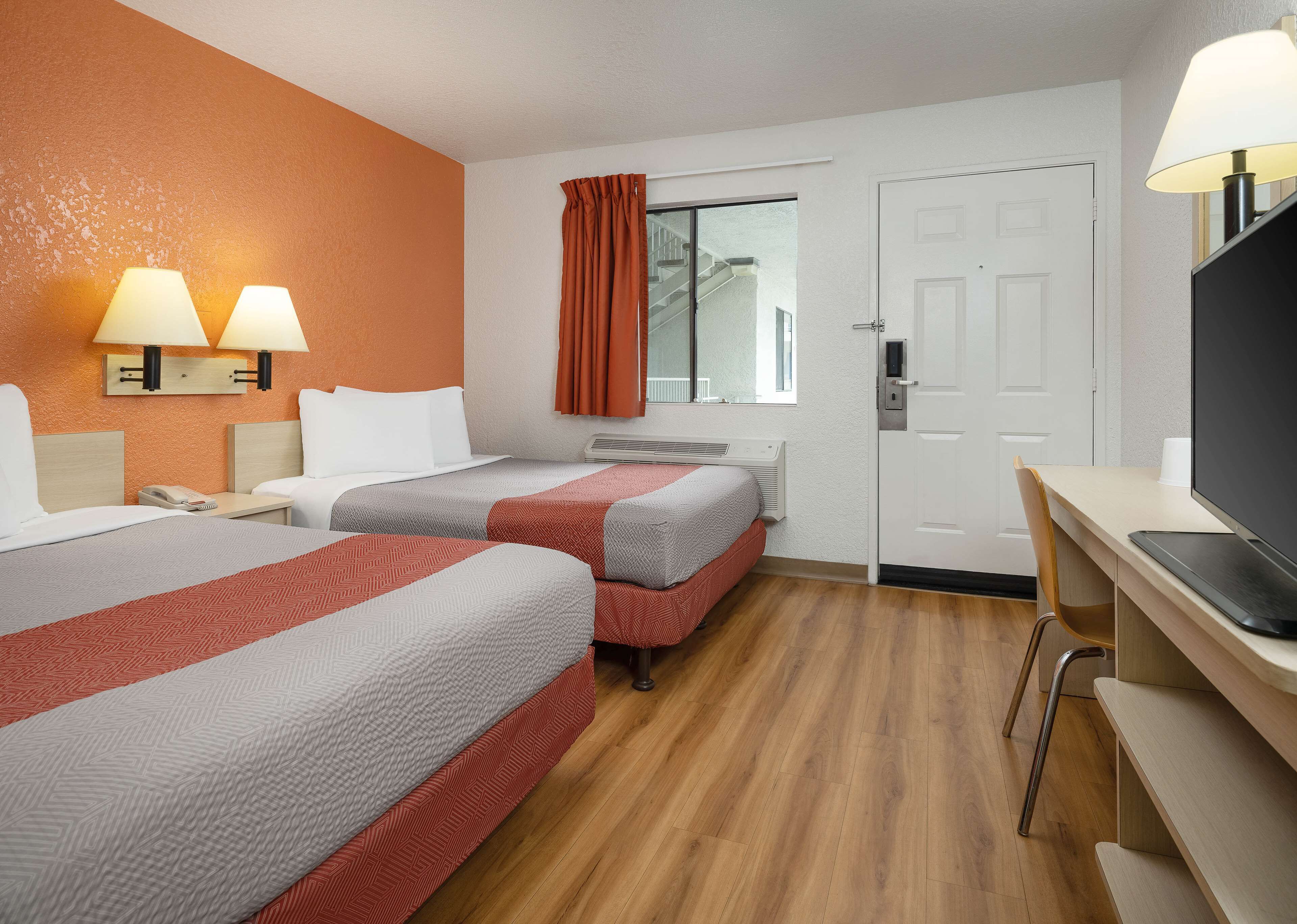 Photo - Motel 6-Buena Park, CA - Knotts Berry Farm - Disneyland