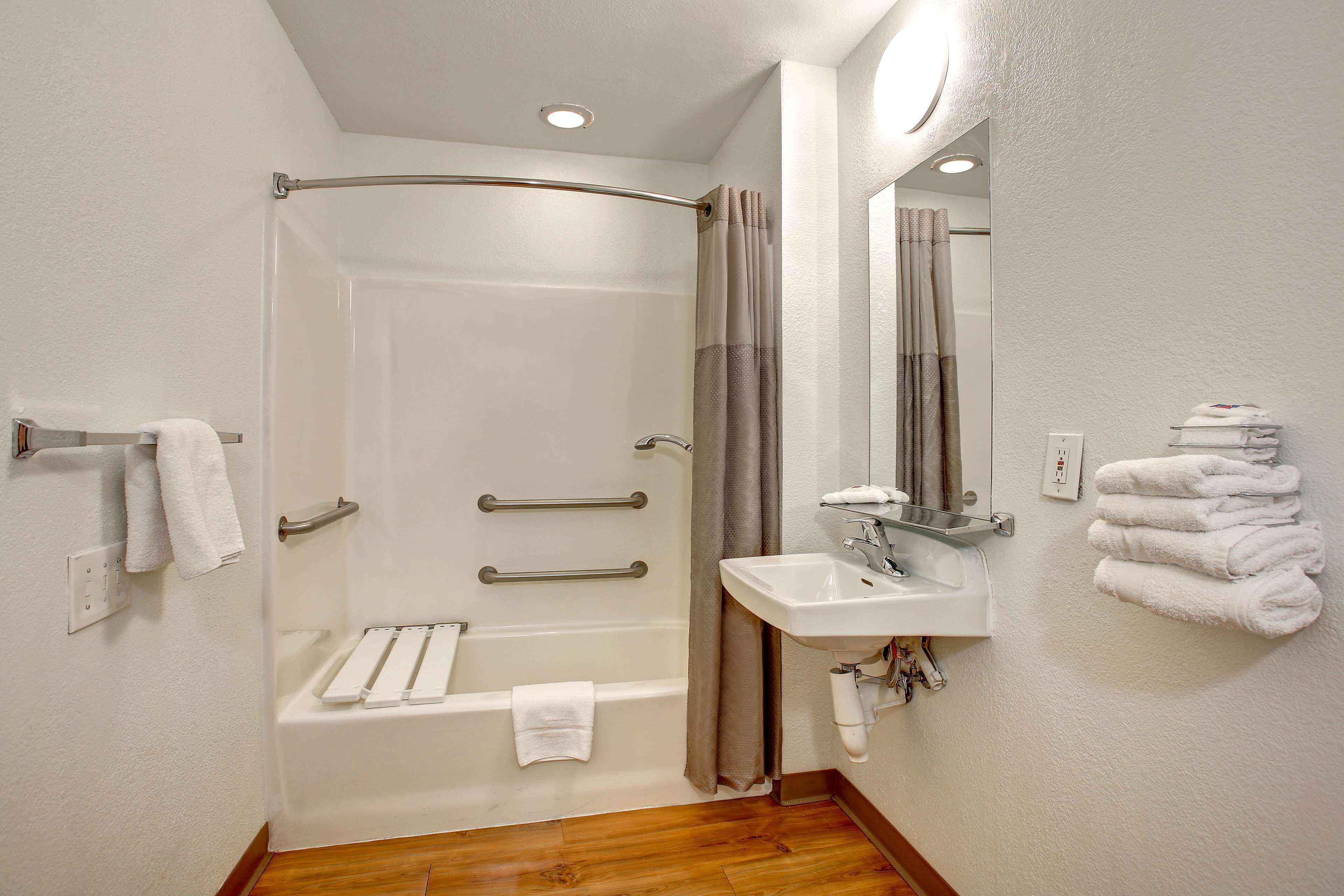Salle de bain accessible aux personnes à mobilité réduite
