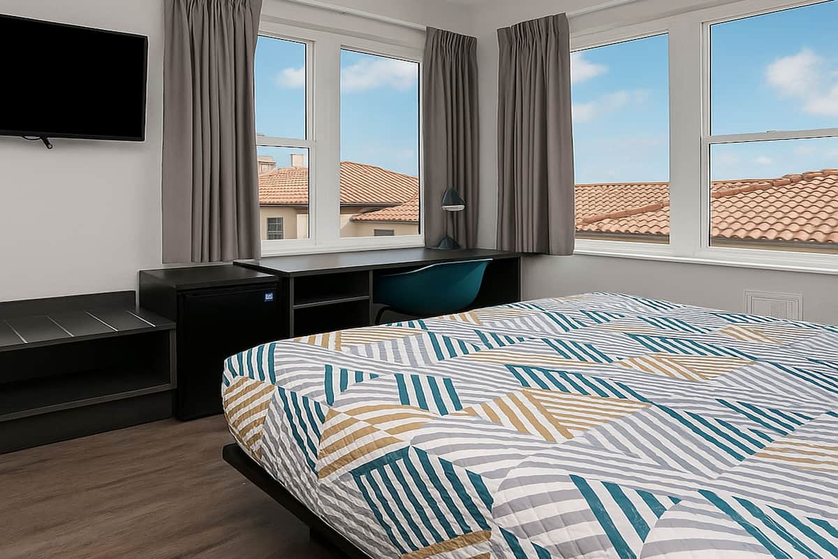 Desk, free WiFi, bed sheets