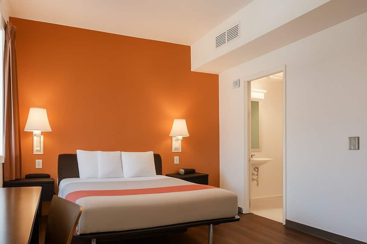 Standard Double Room, 1 Queen Bed, Accessible, Non Smoking