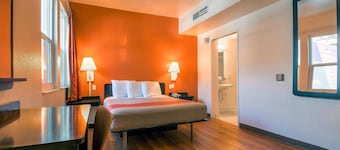 Motel 6 San Diego, CA - Downtown