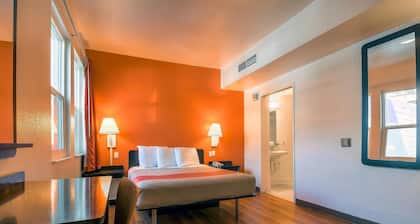 Motel 6 San Diego, CA - Downtown
