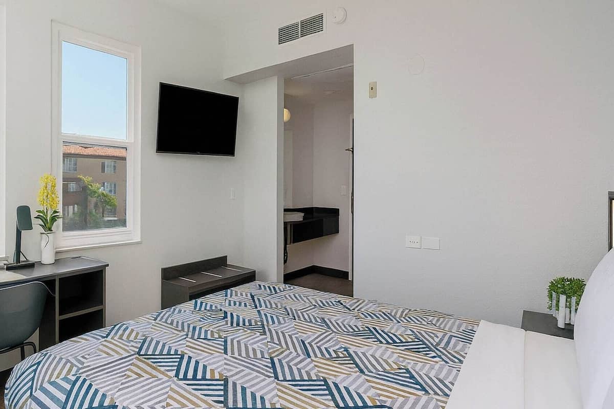 Bureau, Wi-Fi gratuit, draps fournis