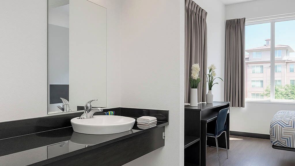 Premium Double Room, 1 Queen Bed, Non Smoking, Refrigerator | Bathroom | Combined shower/tub, towels