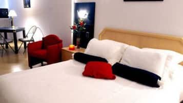 10 bedrooms, minibar, in-room safe, desk