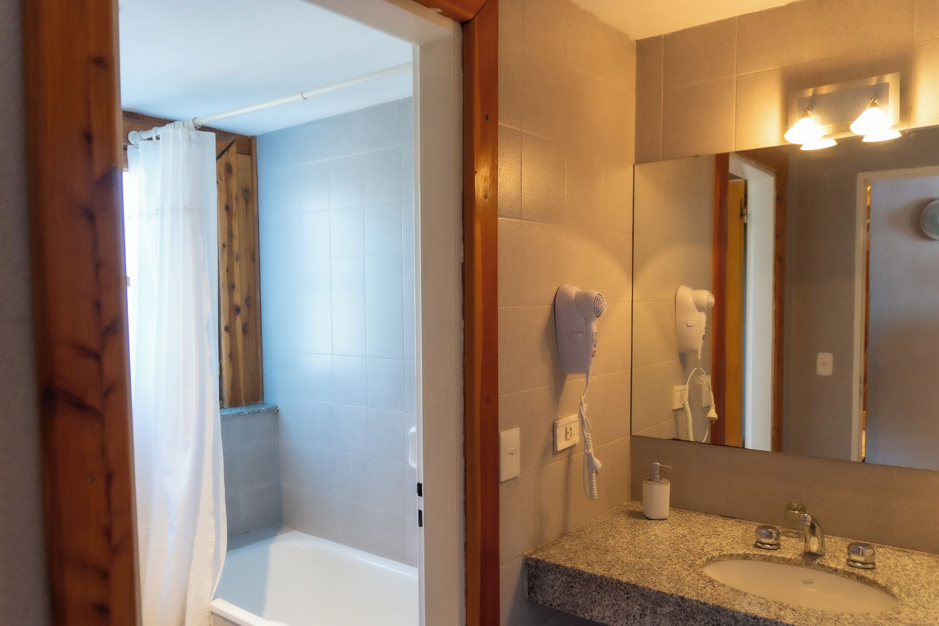 Photo - Apart Del Lago