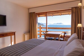 Hypo-allergenic bedding, in-room safe, soundproofing, free WiFi - Apart del Lago (San Carlos de Bariloche)