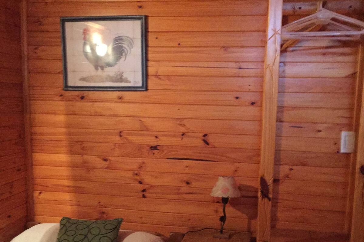 1 slaapkamer, pillowtop-bedden, een kluis op de kamer, een bureau