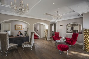 Sala de estar en el lobby
