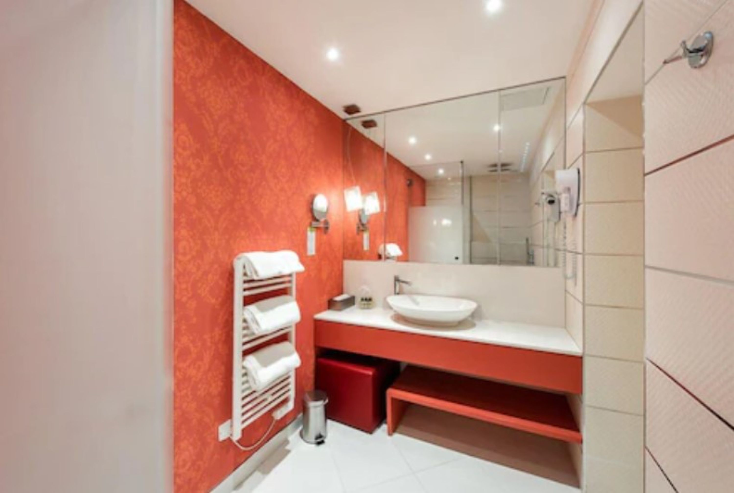 deluxe room, garden view | bathroom | free toiletries, hair dryer, slippers, towels