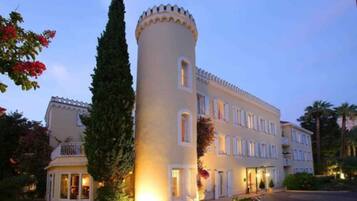 Front of property - evening/night