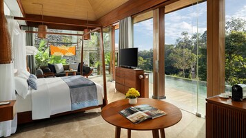 Ropa de cama de alta calidad y minibar 