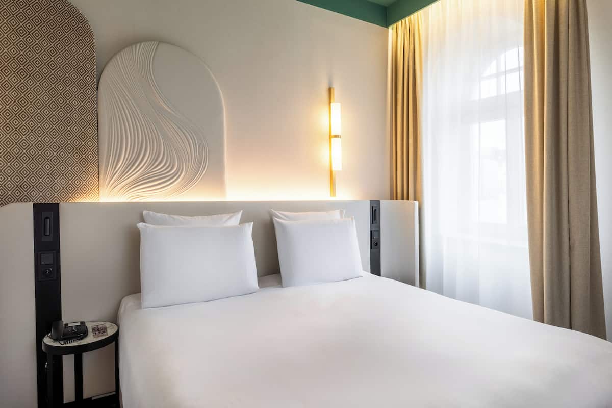 Junior-suite - 1 kingsize-seng med sovesofa | 1 soveværelse, allergivenligt sengetøj, minibar, pengeskab på værelset