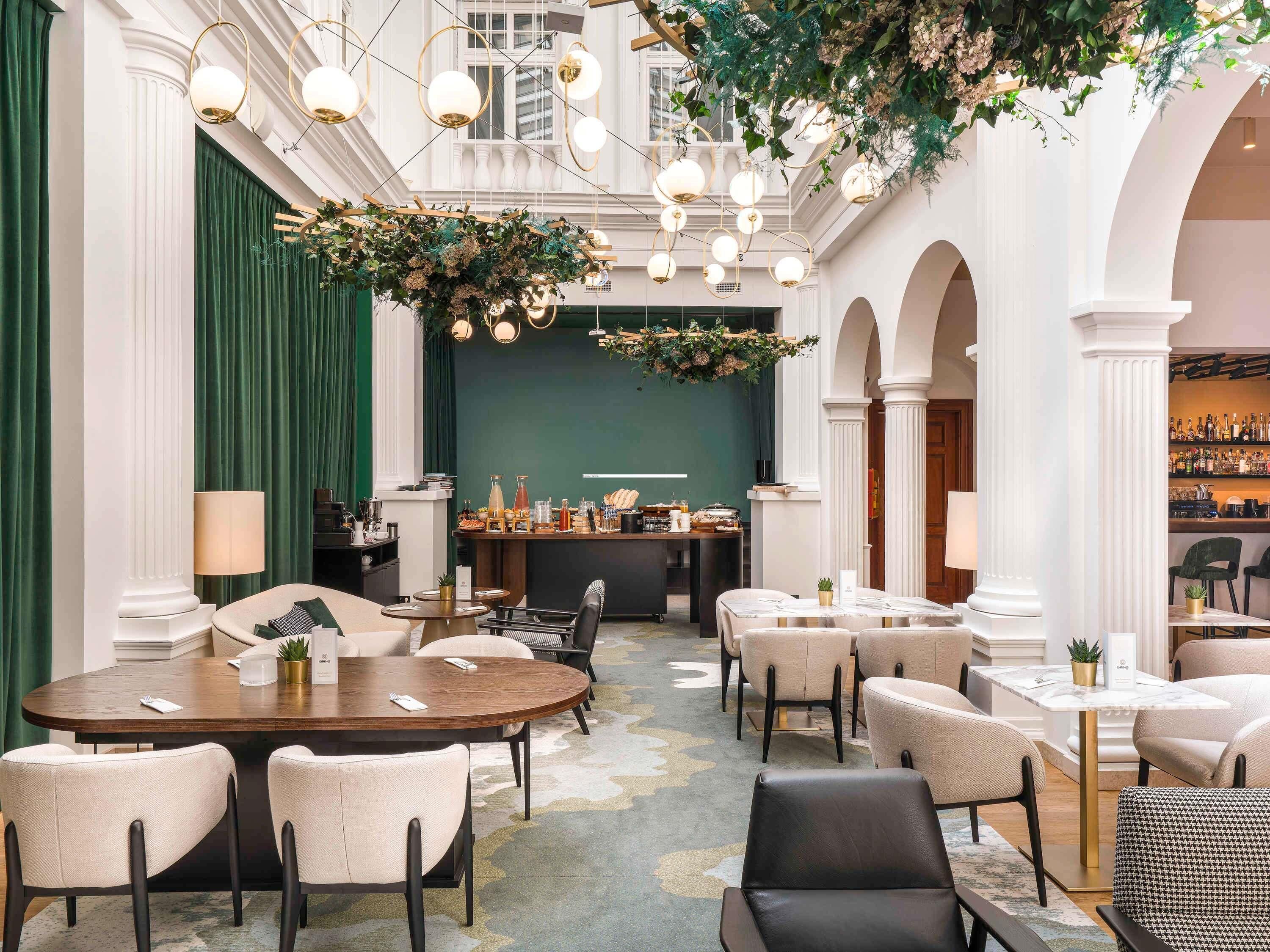 Frokost, lunsj og middag serveres