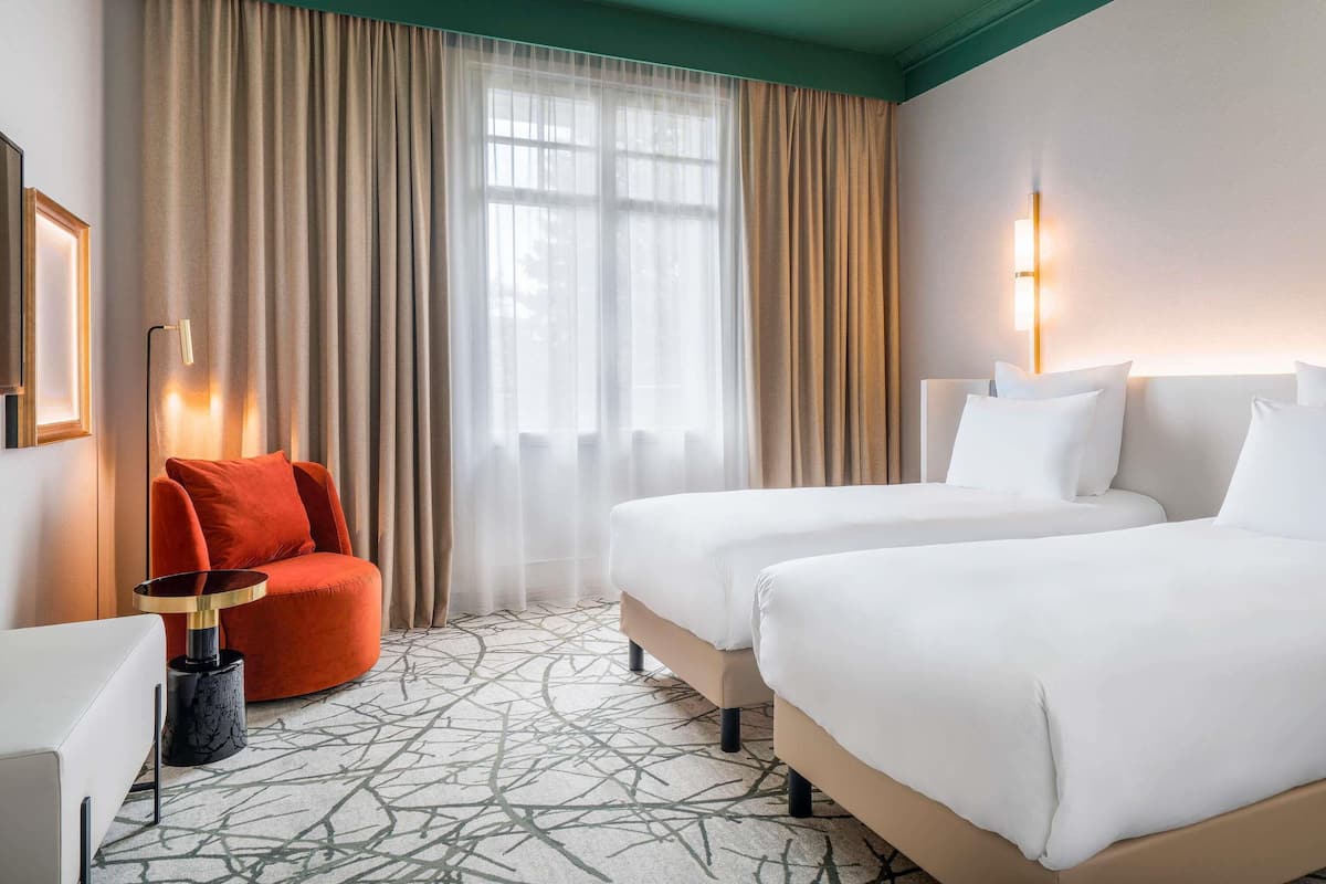 Classic Room, 2 Single Beds | 1 bedroom, hypo-allergenic bedding, minibar, in-room safe